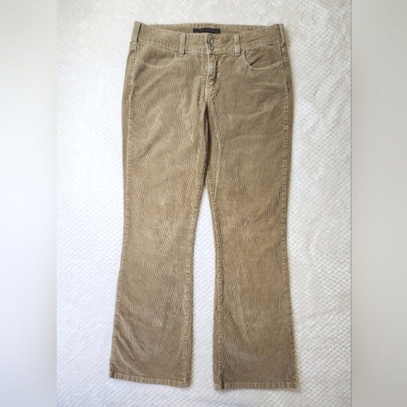 LEVIS WOMENS CORDUROY JEANS SLENDER BOOT CUT 526 - Picture 3 of 13